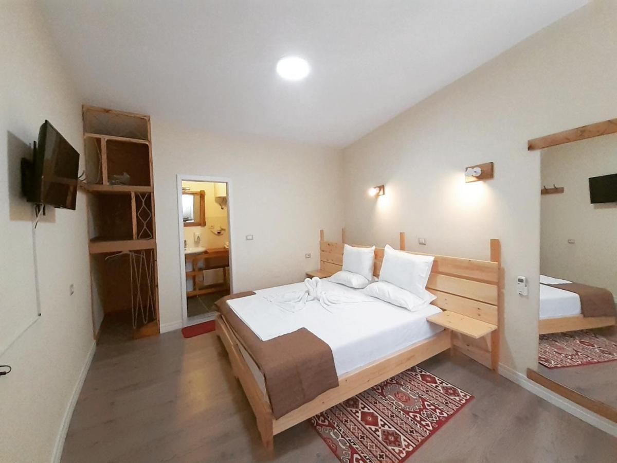 At Pikotiko'S - Korca City Rooms For Rent Εξωτερικό φωτογραφία