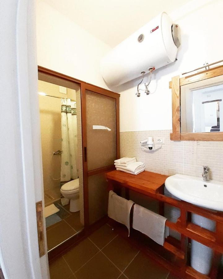At Pikotiko'S - Korca City Rooms For Rent Εξωτερικό φωτογραφία