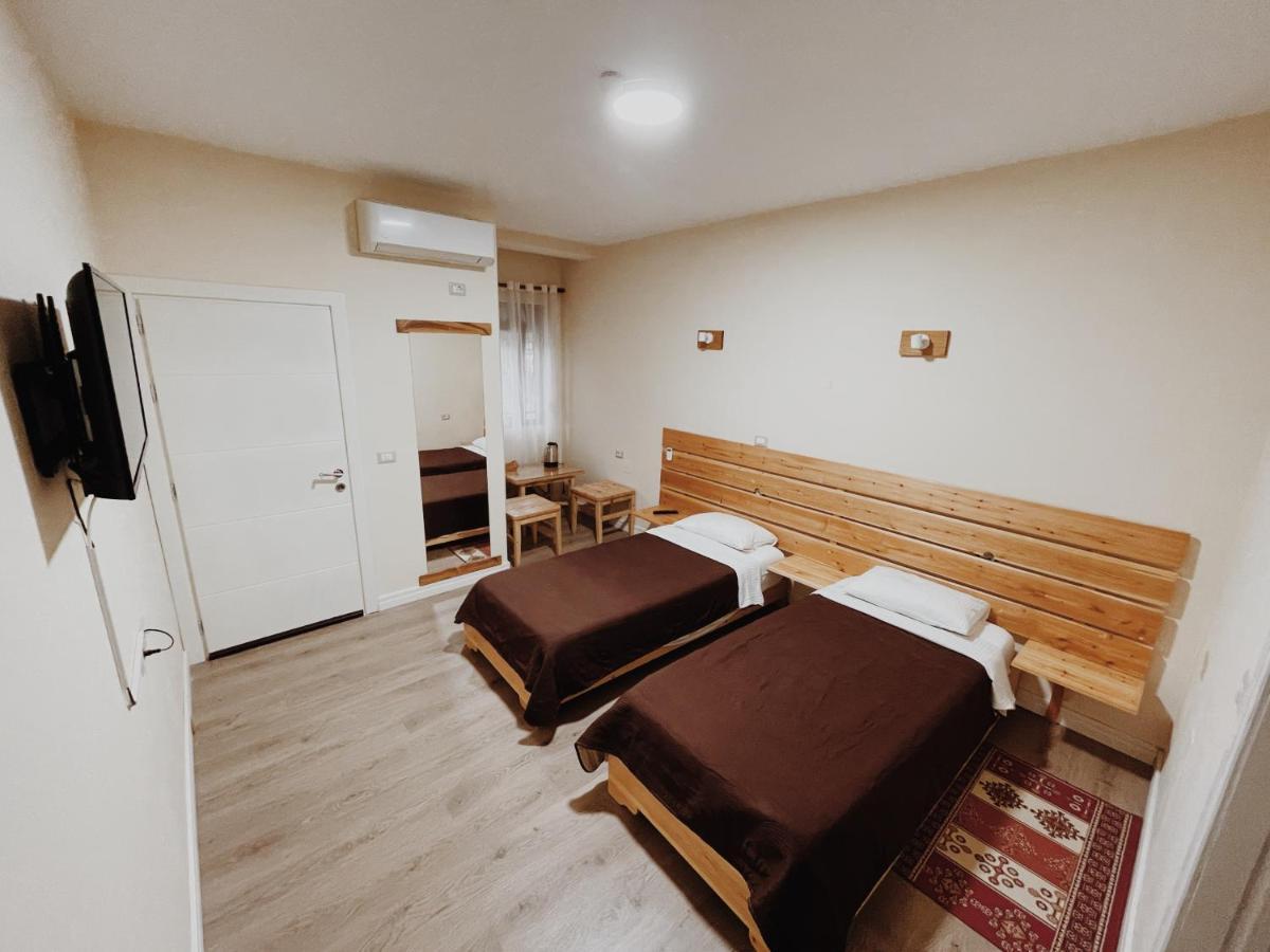At Pikotiko'S - Korca City Rooms For Rent Εξωτερικό φωτογραφία