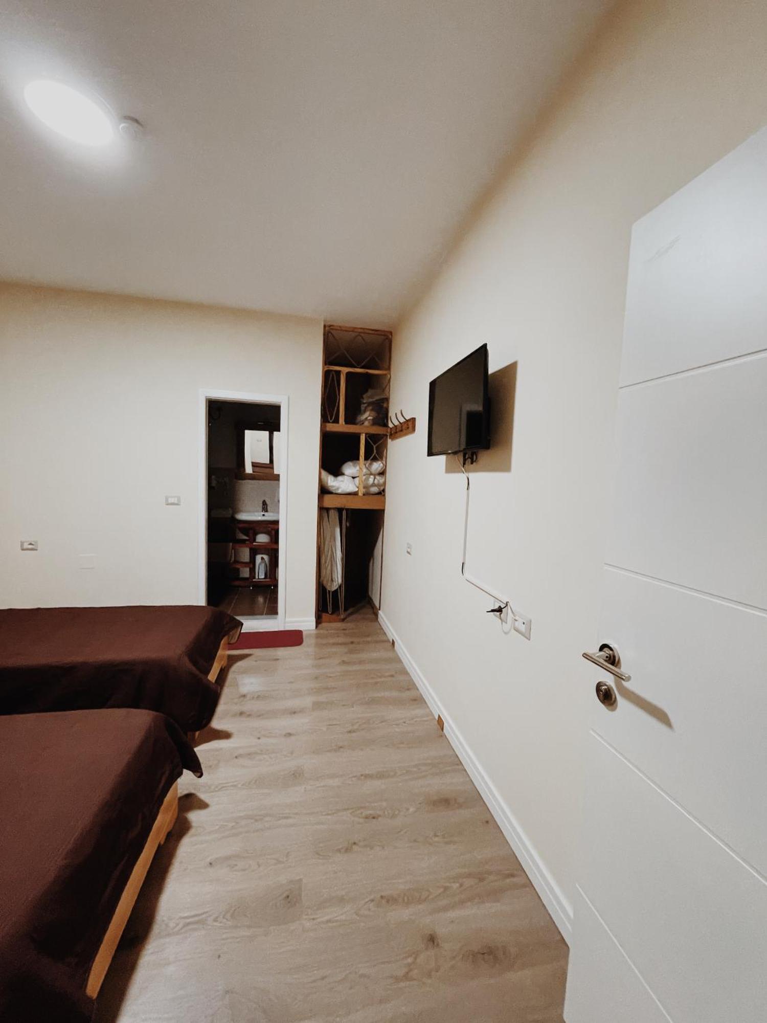 At Pikotiko'S - Korca City Rooms For Rent Εξωτερικό φωτογραφία