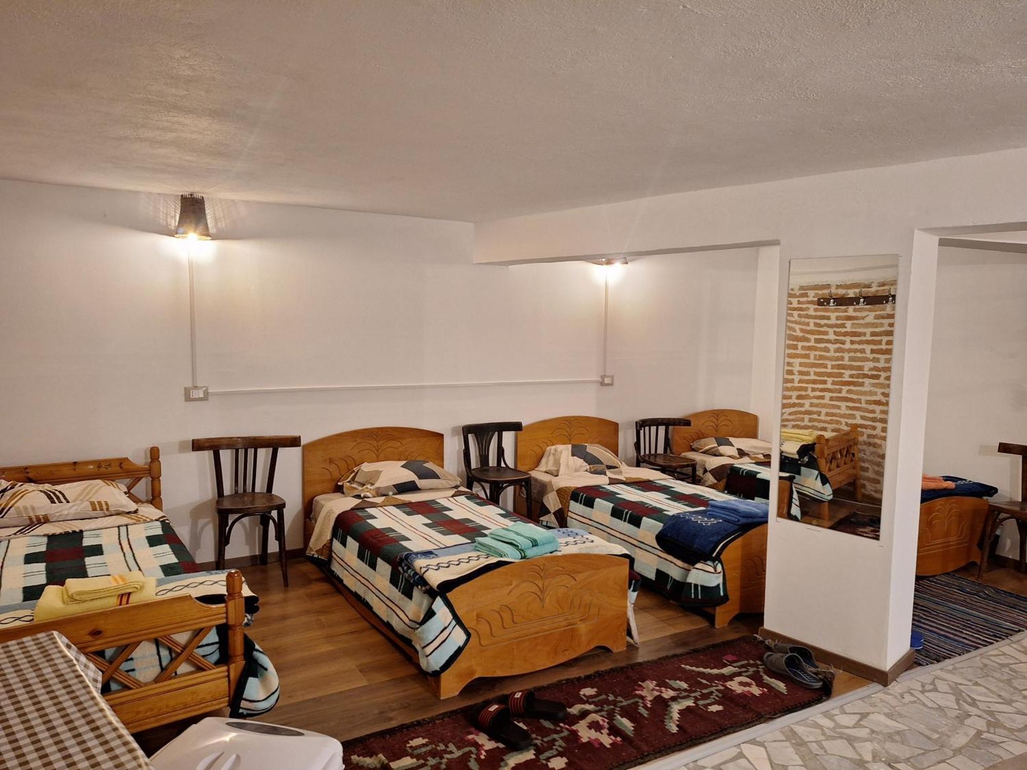 At Pikotiko'S - Korca City Rooms For Rent Εξωτερικό φωτογραφία