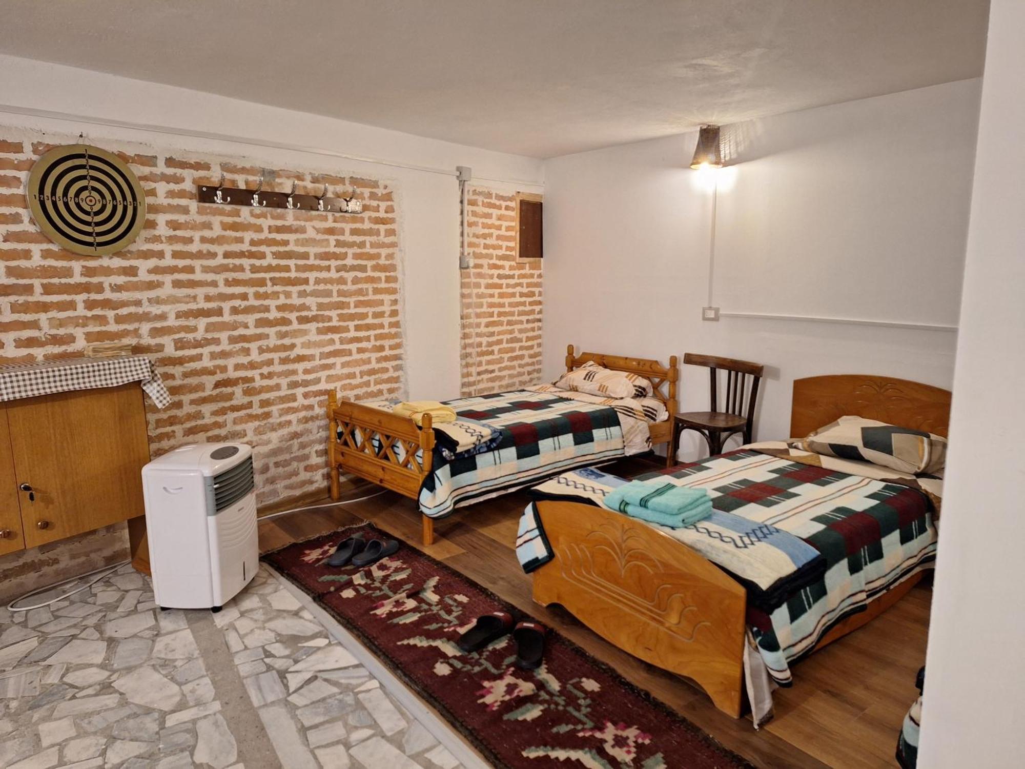 At Pikotiko'S - Korca City Rooms For Rent Εξωτερικό φωτογραφία